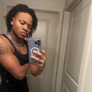 Meet your Posher, Greyson